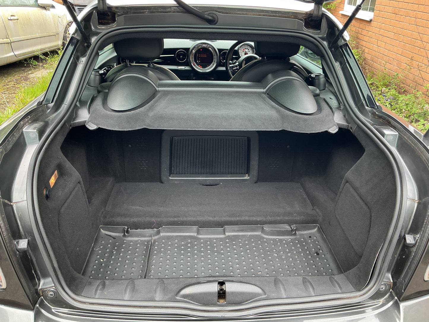 2011 MINI Coupe Cooper SD 
2.0 Cooper SD Coupe 2dr Diesel Auto Euro 5 (143 ps)