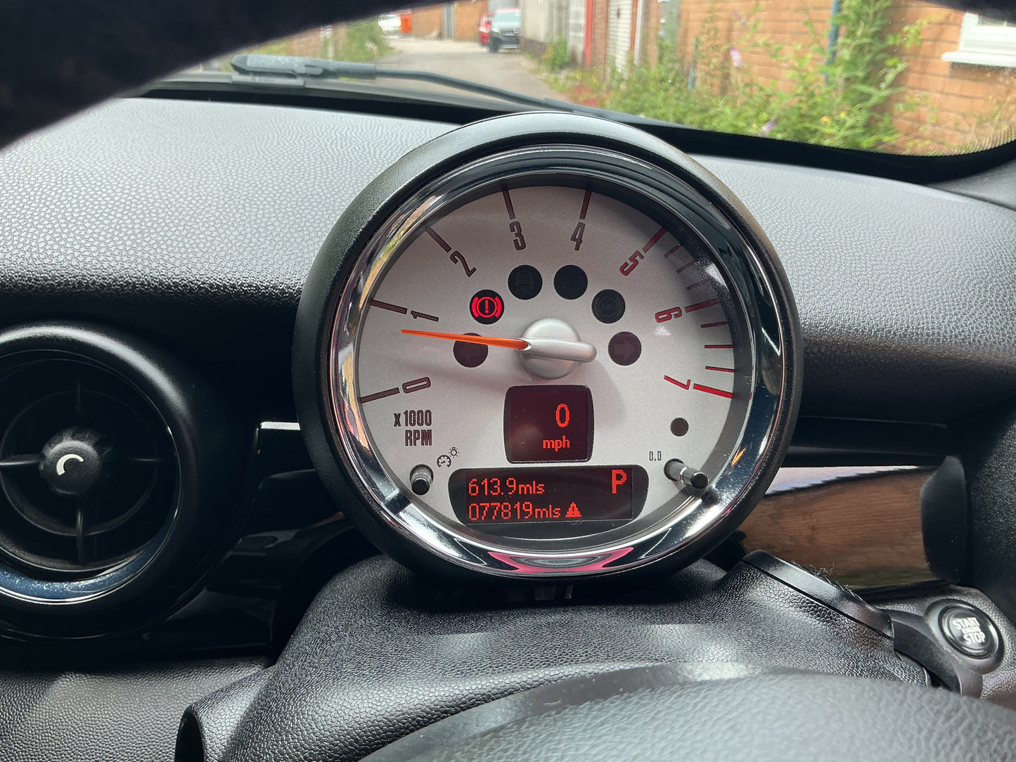 2011 MINI Coupe Cooper SD 
2.0 Cooper SD Coupe 2dr Diesel Auto Euro 5 (143 ps)