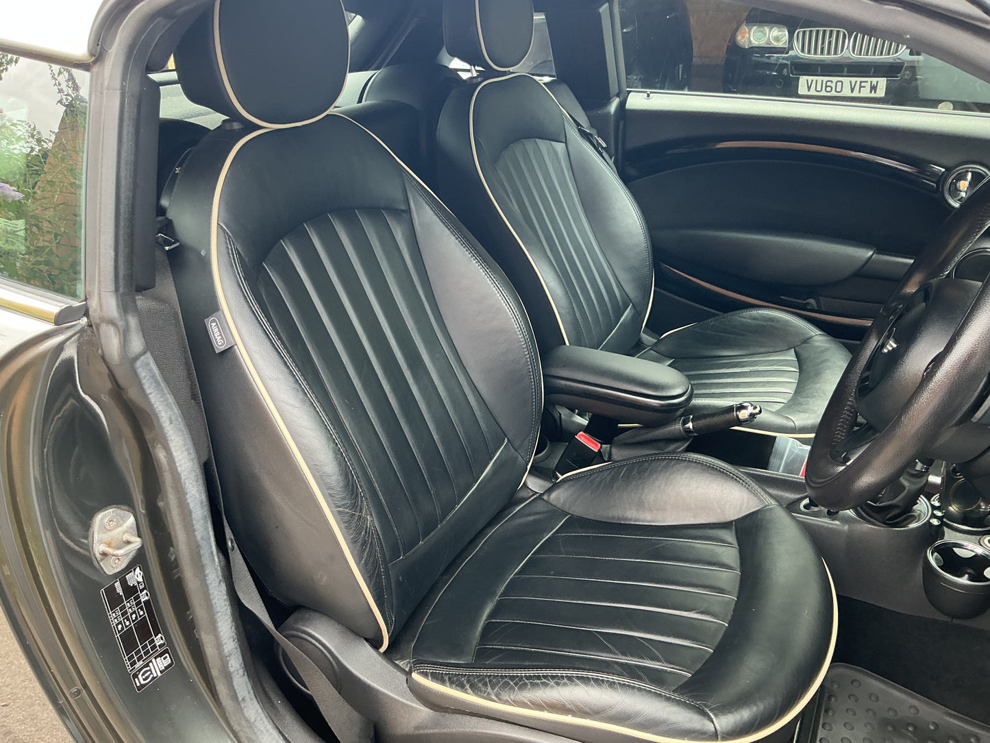 2011 MINI Coupe Cooper SD 
2.0 Cooper SD Coupe 2dr Diesel Auto Euro 5 (143 ps)